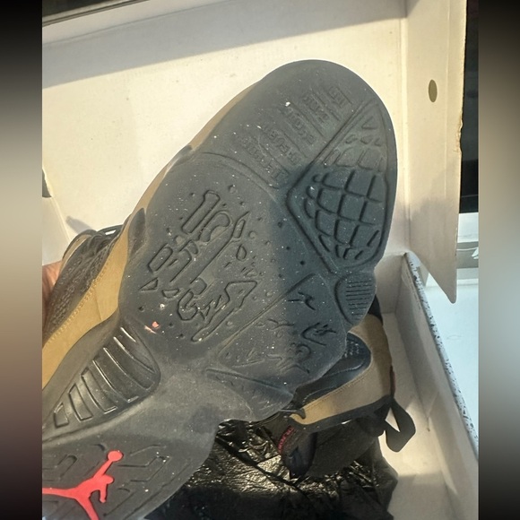 Jordan 9 Olive - Picture 2 of 3